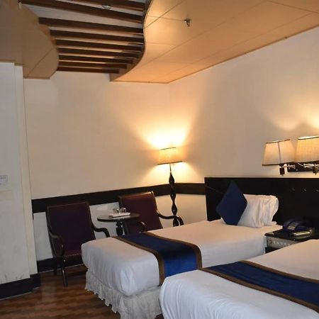Alsafina Hotel Lahore Bagian luar foto