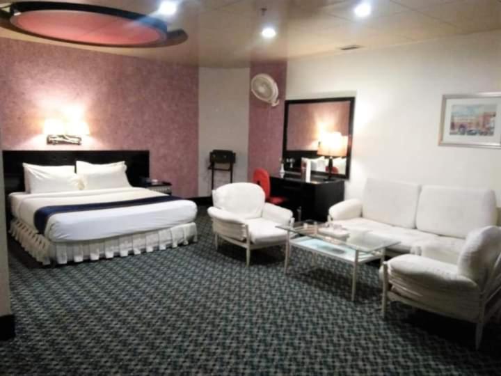 Alsafina Hotel Lahore Bagian luar foto