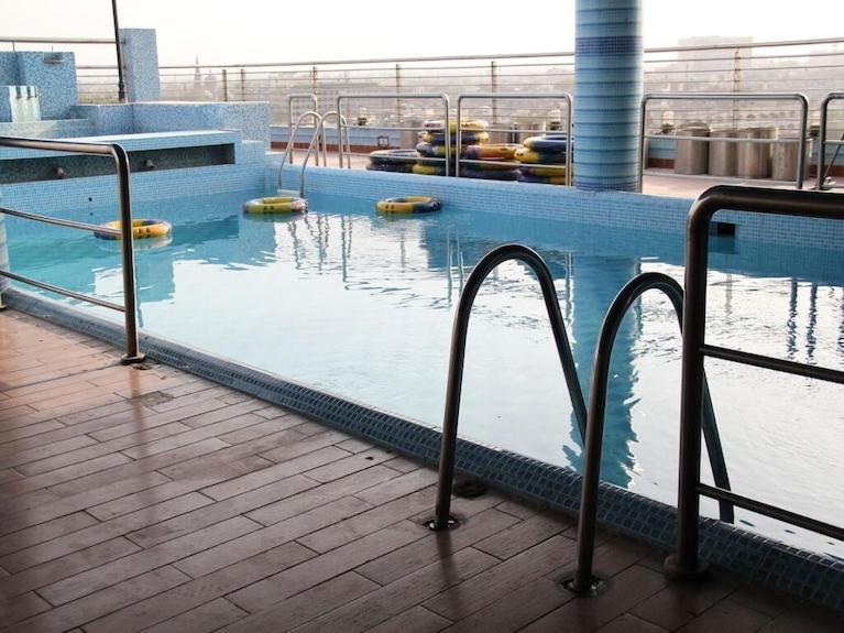 Alsafina Hotel Lahore Bagian luar foto