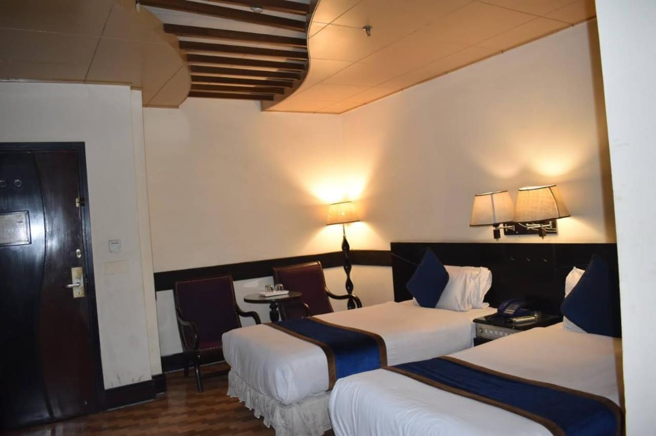 Alsafina Hotel Lahore Bagian luar foto